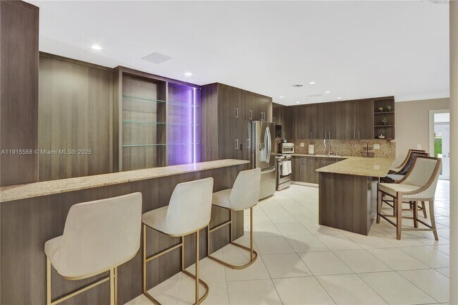 Building Photo - 10365 SW 9th Terrace