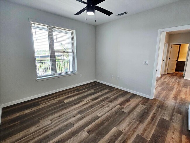 Building Photo - 10215 Estuary Lakes Dr