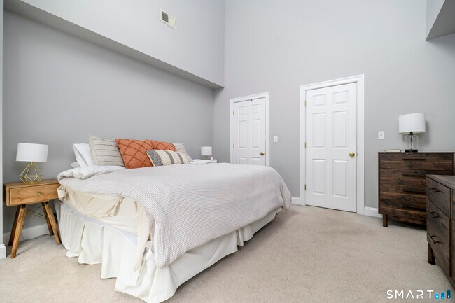 Building Photo - 85 Camp Ave