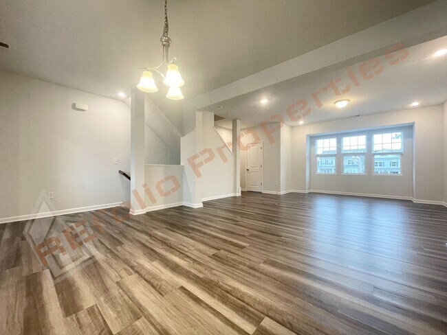 Building Photo - Charming 3 Story 4 Bedrooms with 1st Floor Guest Suite Townhome @ Smith Farm, Apex, Available Now!