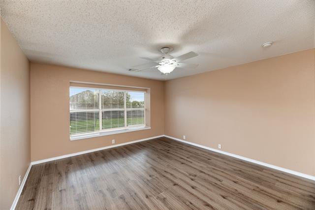 Building Photo - 206 Lakehurst Dr