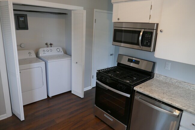 Laundry - 6904 Urbandale Ave