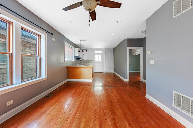 Building Photo - 6147 S Keeler Ave