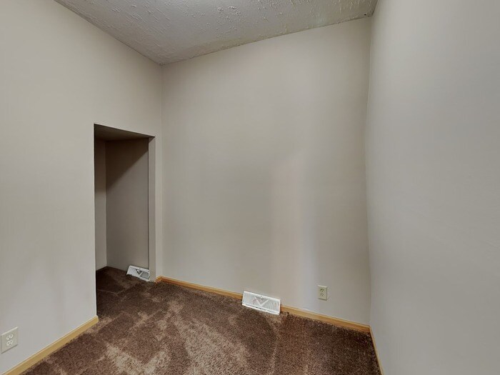 Building Photo - 3613 E 42nd St