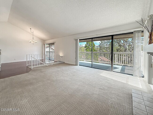 Building Photo - 576 Calle De Las Ovejas