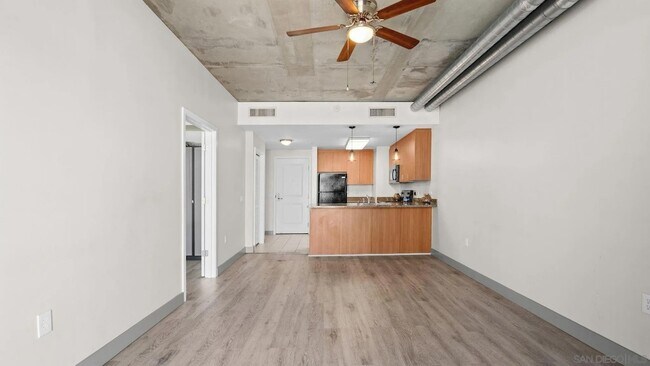 Building Photo - 1080 Park Blvd