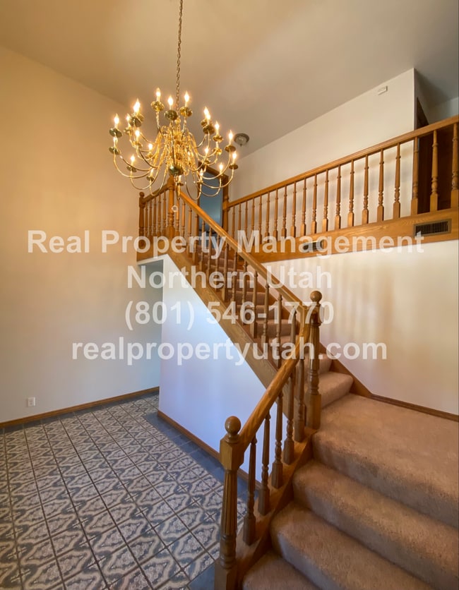 Building Photo - Beautiful Bountiful Home on the Bench