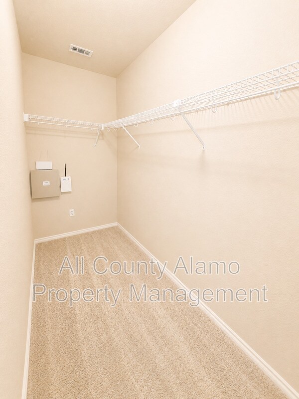 Building Photo - 4919 Celtic Cor