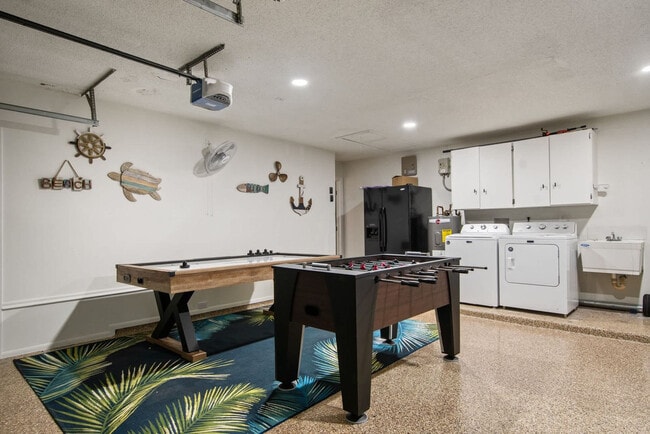 Building Photo - 612 Montezuma Dr
