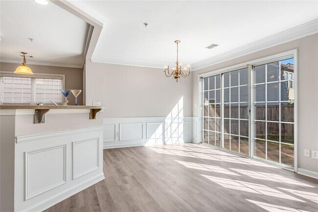 Building Photo - 268 Balaban Cir