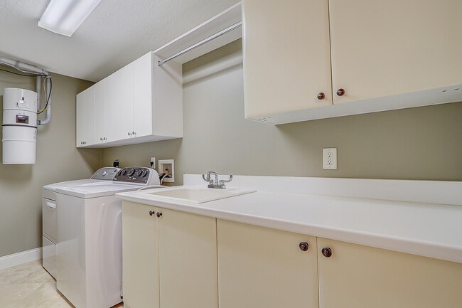 Building Photo - 750 Ocean Royale
