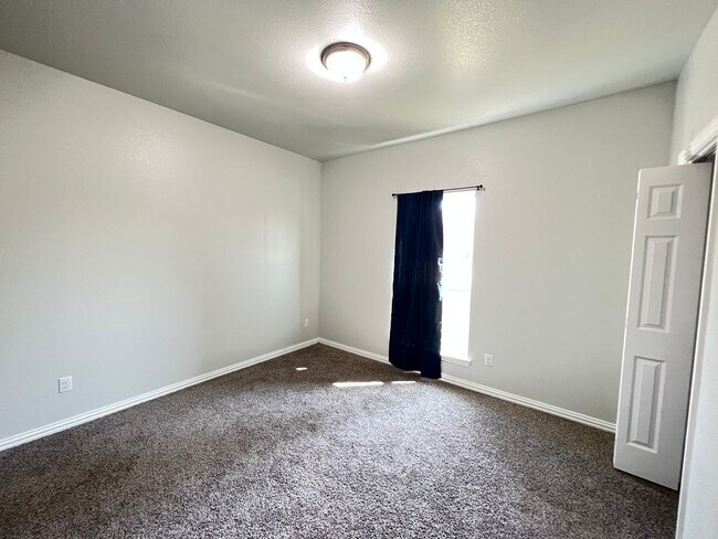 Building Photo - Lovely home for rent in Ennis, TX!