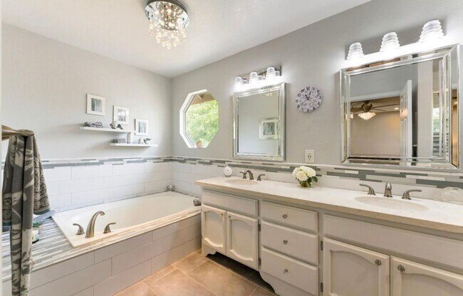 Building Photo - Beautiful Antelope Home with Private Pool | Available July 1st | $3,350/mo