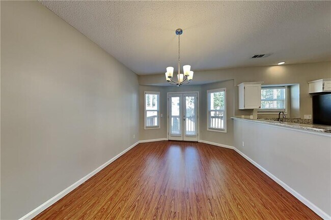 Building Photo - 390 Greenmont Cir