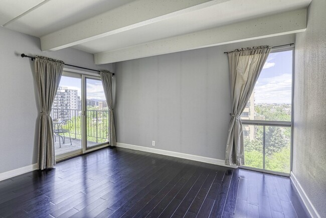 Building Photo - Luxurious 2 Bed, 2 Bath Condo with Stunning Views in Governor's Park!