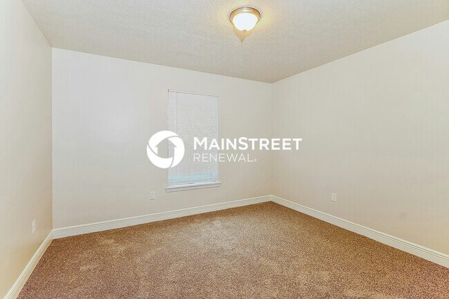 Building Photo - 3 Bedroom Pet-Friendly Home in Louisville,...