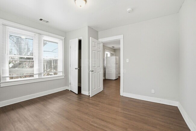 Building Photo - 701 Hazel St