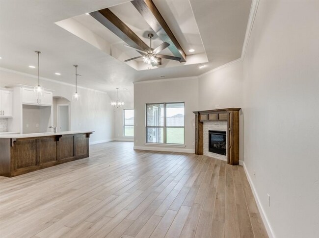 Building Photo - You Could Call This Beautiful 4-Bed, 2-Bat...