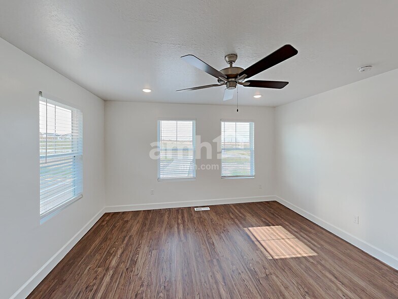 Building Photo - 6101 W Arranmore Dr