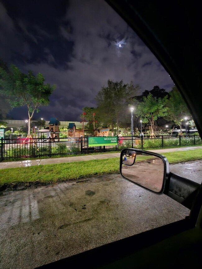 Building Photo - 3475 SW 1st Ave