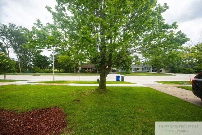 Front Yard - 3711 Oakland Rd NE