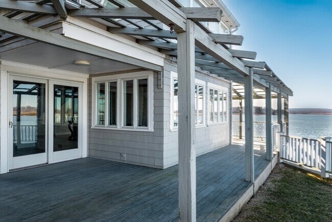 Building Photo - 33 Eagle Hill Rd