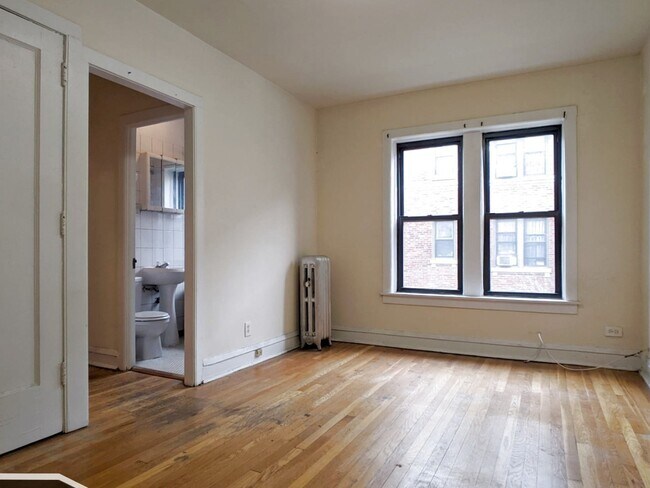 Building Photo - 3310 W Schubert Ave