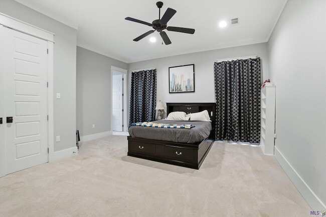 Building Photo - 421 St Thomas Ln