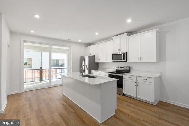 Building Photo - 2534 Neabsco Common Pl