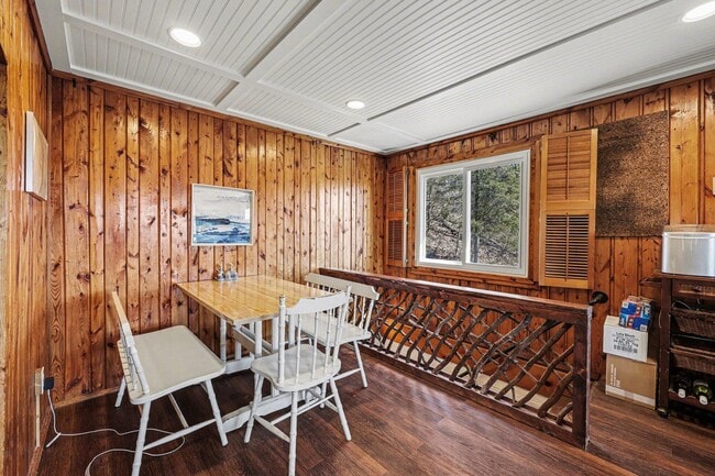 Building Photo - 5884 Rays Dr