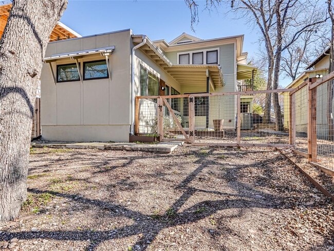 Primary Photo - 610 Highland Ave