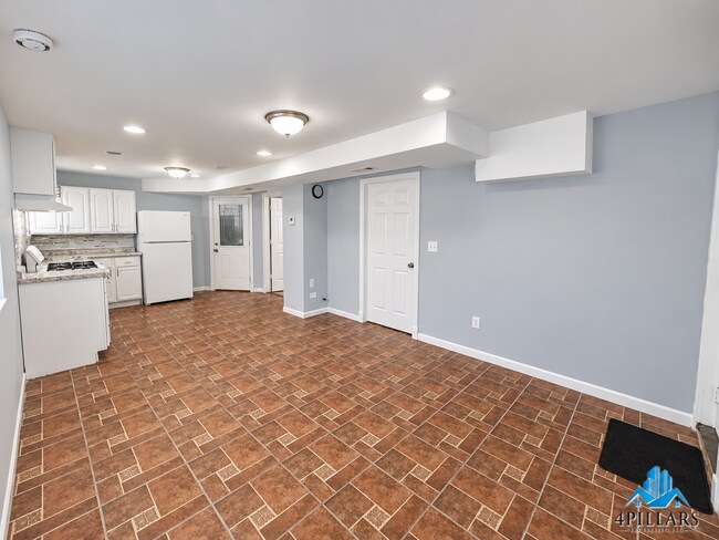 Building Photo - 5647 Sohl Ave