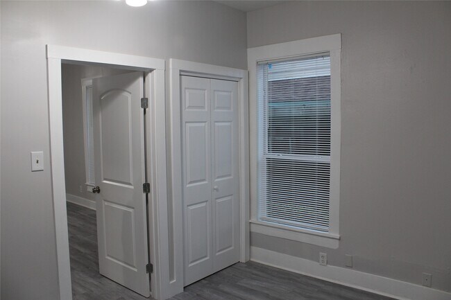 Building Photo - 4125 Avenue M