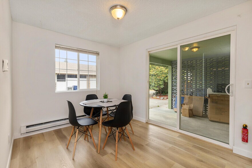 Building Photo - 15704 Ash Way
