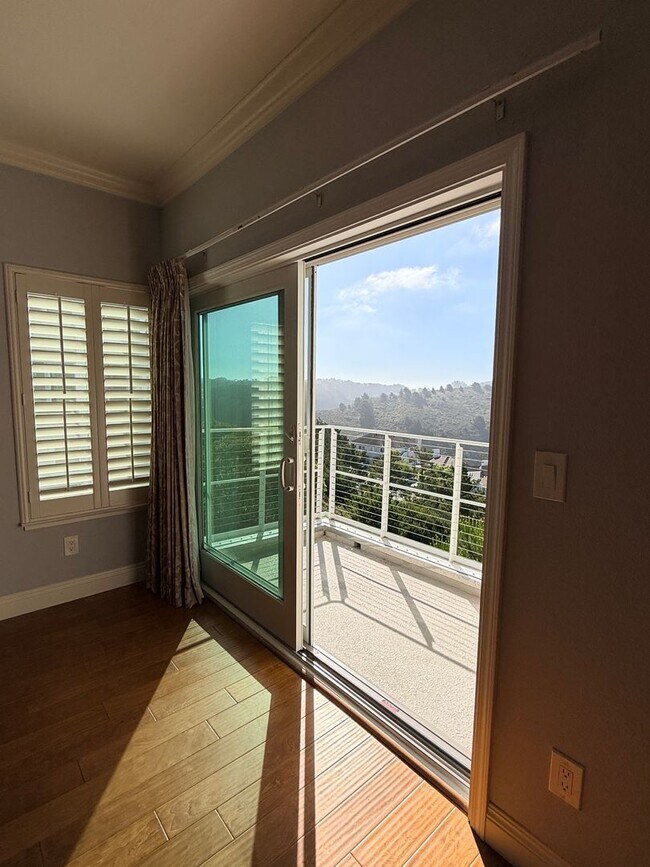 Building Photo - **Coming Soon — Spacious 3BR + 2.5BA Two-Level Condo in Pointe Pacific**