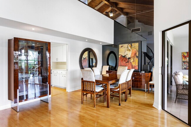 Building Photo - 1100 Marine Way W