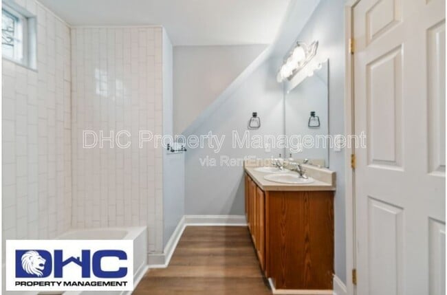 Building Photo - 1352 Elizabeth Ln