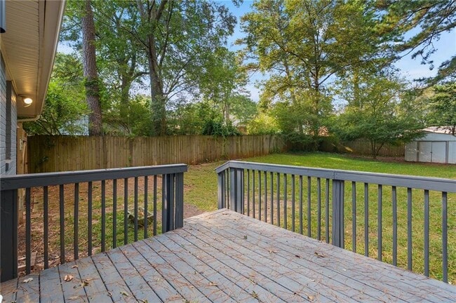 Building Photo - 2474 Habersham Dr
