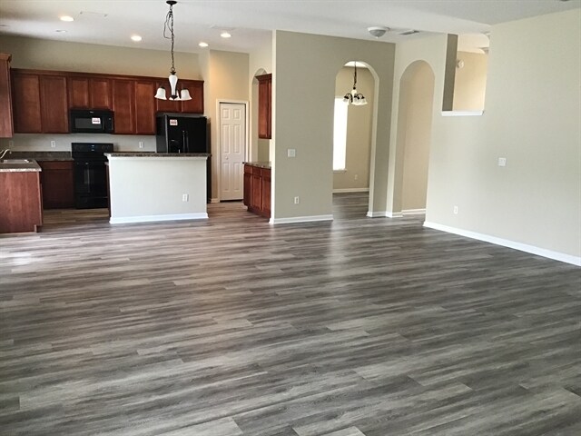 Building Photo - 508 N Tree Garden Dr