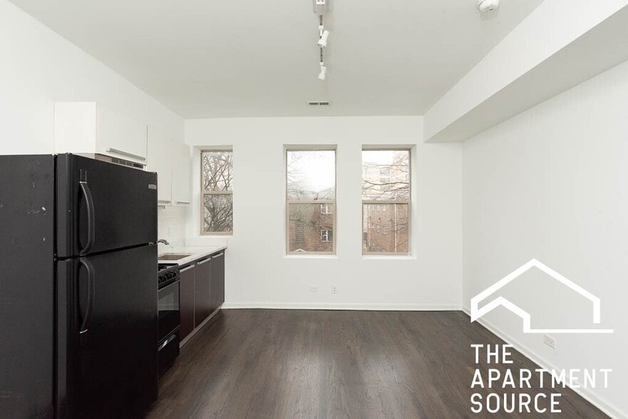 Building Photo - 5054 N Winthrop Ave