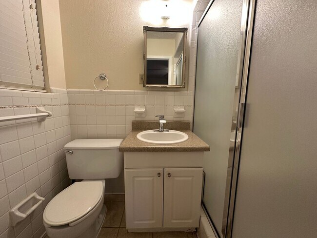 Building Photo - COMING SOON--Spacious 3 Bedroom 2 Bath Hom...