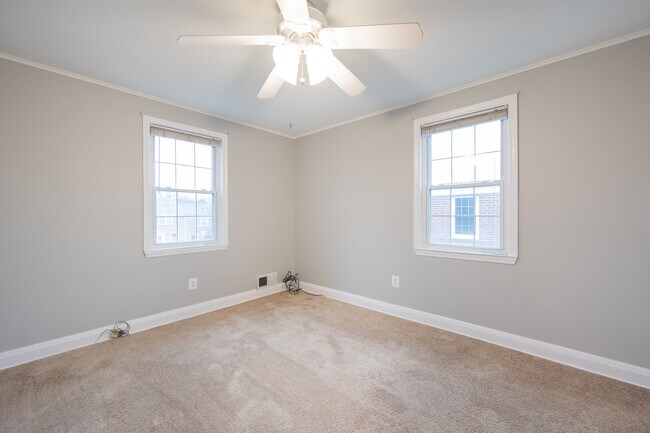 Building Photo - 8518 Water Oak Rd