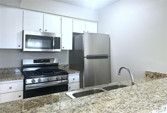 Building Photo - 7801 Shoal Creek Blvd