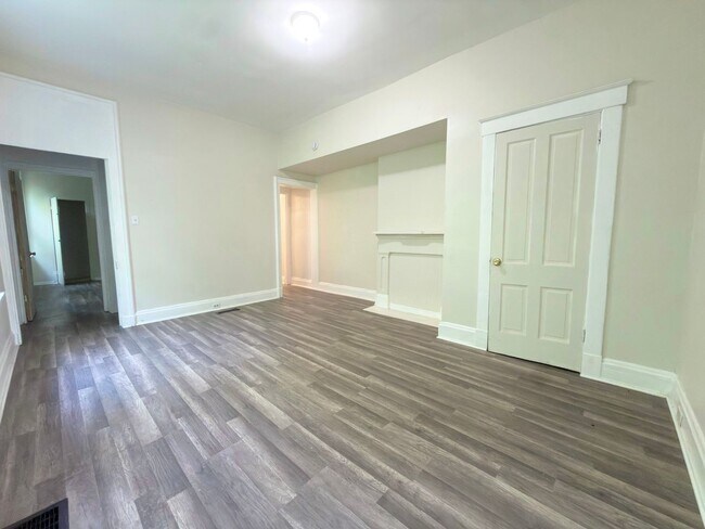 Building Photo - 1030 Considine Ave