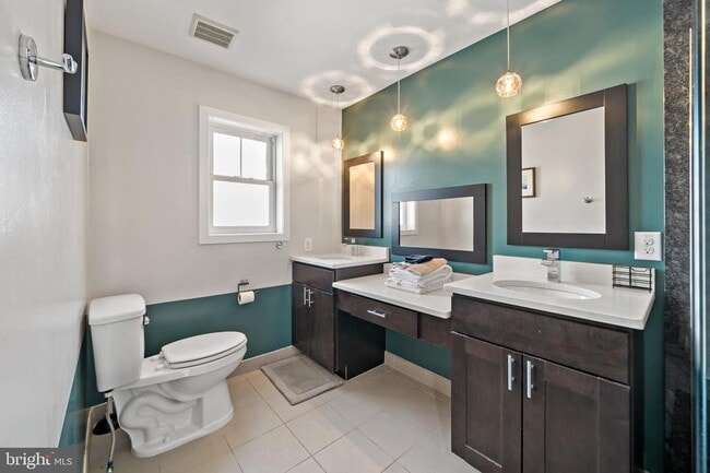 Building Photo - 1517 Latona St