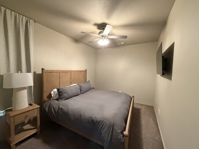 Building Photo - 2111 10th St