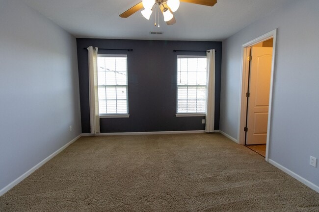 Building Photo - 3 Bed and 2 Bath Home