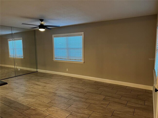 Building Photo - 3115 S Manhattan Ave