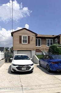 Building Photo - 221 Midland Ave