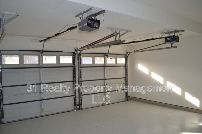 Building Photo - 5917 Beckett Dr